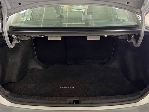 Used 2013 Toyota Corolla LE image 35