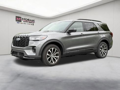 Used 2025 Ford Explorer ST-Line AWD/4WD image 4