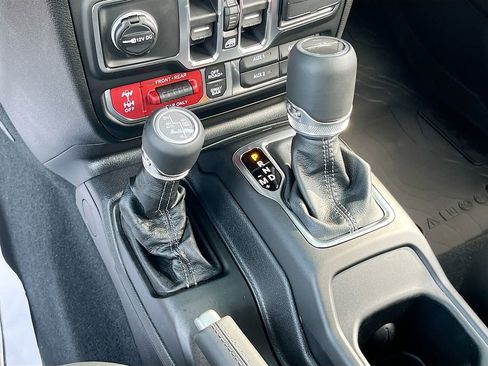New 2026 Jeep Gladiator Rubicon AWD/4WD image 17