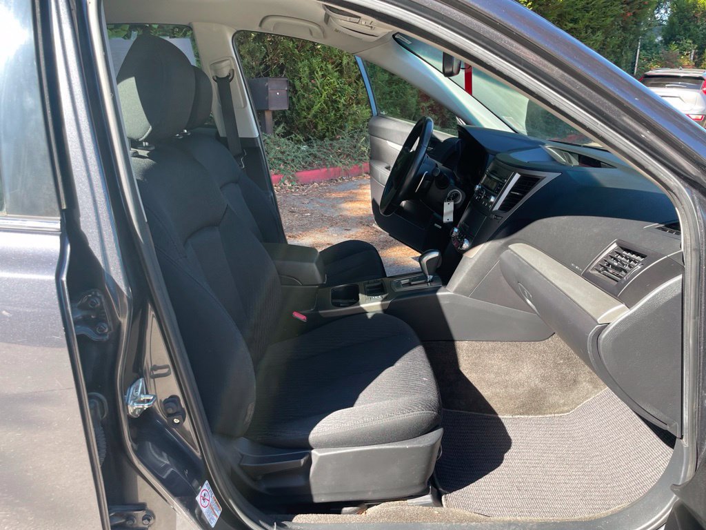 Used 2011 Subaru Legacy 2.5i Premium AWD/4WD image 21