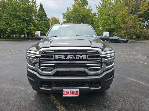 Used 2025 RAM 2500 Laramie AWD/4WD image 9