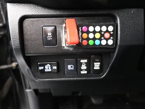 Used 2020 Toyota Tacoma TRD Sport AWD/4WD image 18