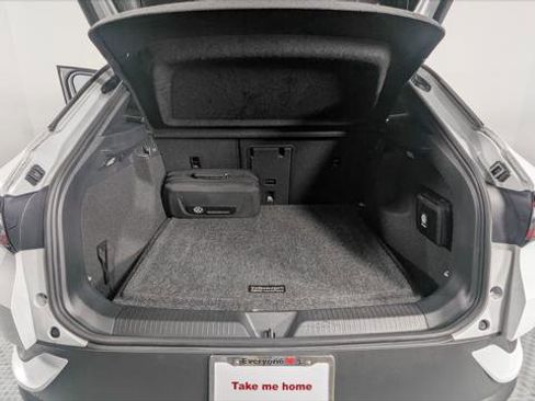 Used 2021 Volkswagen ID.4 Pro S w/ Gradient Package image 19