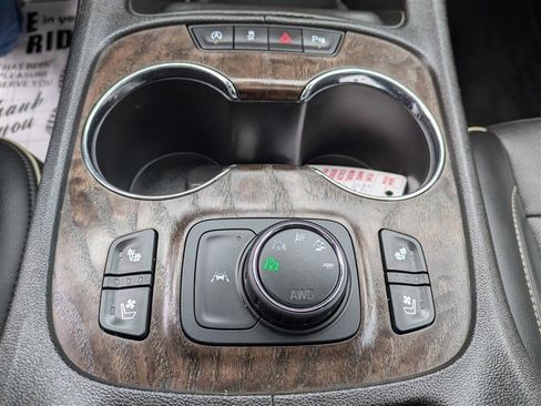 Used 2023 GMC Acadia Denali w/ Denali Ultimate Package AWD/4WD image 30