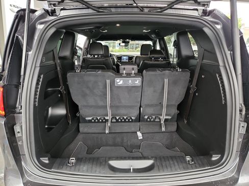 Certified 2020 Chrysler Pacifica Touring-L w/ Advanced Safetytec Group AWD/4WD image 20