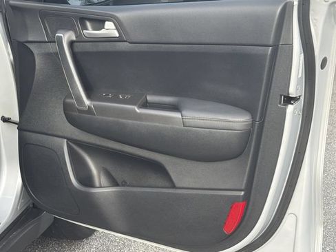 Used 2021 Kia Sportage LX FWD image 16