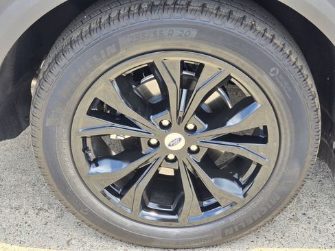 Used 2024 Ford Explorer XLT w/ Equipment Group 202A RWD image 10