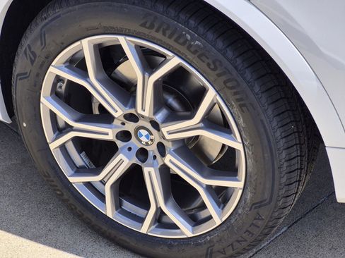 Certified 2024 BMW X7 xDrive40i w/ Executive Package AWD/4WD image 7