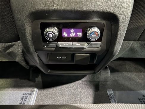 Used 2025 GMC Acadia Elevation image 17