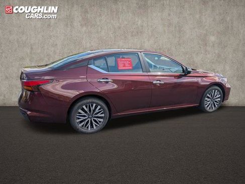 Certified 2025 Nissan Altima 2.5 SV FWD image 8