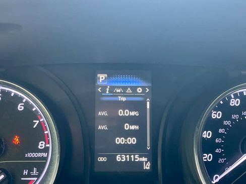 Used 2020 Toyota Camry SE FWD image 15