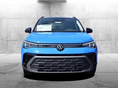 New 2025 Volkswagen Taos SE image 4