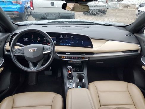 Used 2024 Cadillac XT4 Premium Luxury image 28