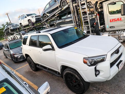 Used 2023 Toyota 4Runner SR5 Premium w/ Moonroof Package AWD/4WD image 7