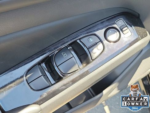 Used 2024 Nissan Altima 2.5 SL FWD image 21