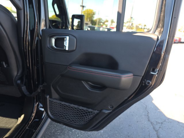 Used 2026 Jeep Wrangler Unlimited Rubicon AWD/4WD image 28