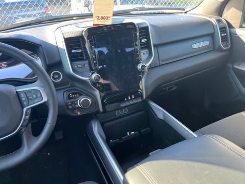 Used 2025 RAM 1500 Big Horn AWD/4WD image 8