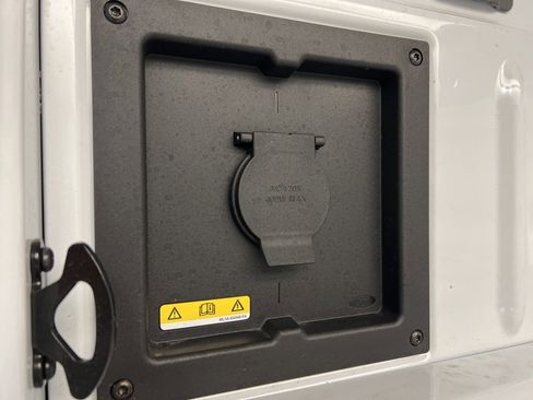 New 2025 Ford F150 Lariat w/ Equipment Group 502A High image 40