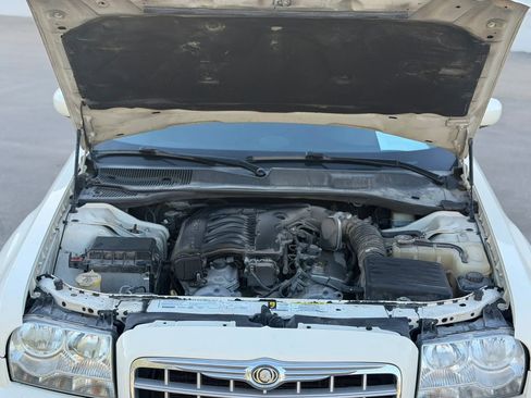 Used 2006 Chrysler 300 Touring RWD image 16