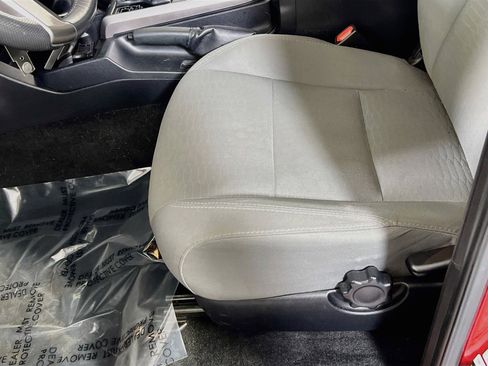 Used 2018 Toyota Tacoma SR5 AWD/4WD image 17