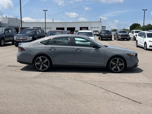 Used 2024 Honda Accord Sport image 3