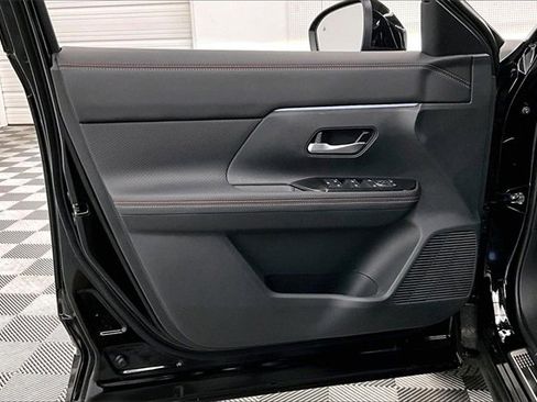 New 2026 Nissan Kicks SR image 30