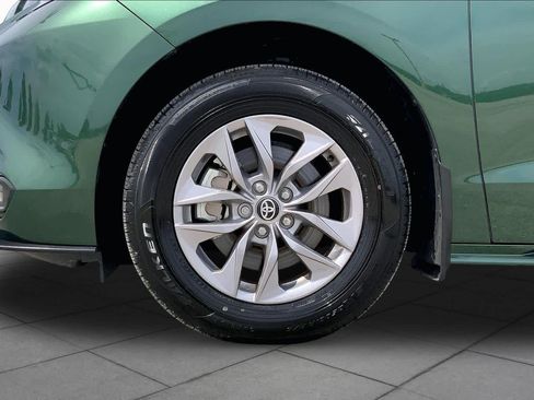 Certified 2026 Toyota Sienna XLE FWD image 11
