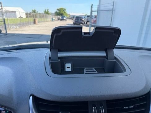Used 2014 Chevrolet Traverse LTZ FWD image 29