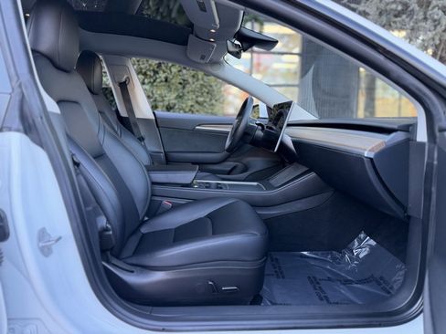 Used 2023 Tesla Model 3 Standard Range image 31