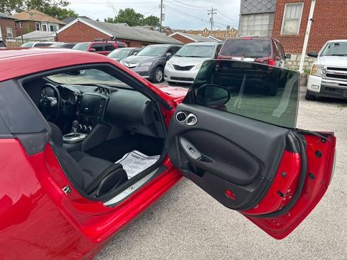 Used 2013 Nissan 370Z Coupe RWD image 14