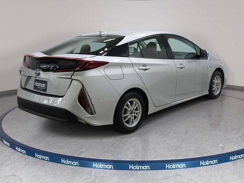 Used 2018 Toyota Prius Prime Advanced w/ Carpet Mat Package FWD image 6