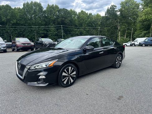 Used 2020 Nissan Altima 2.5 SL FWD image 2