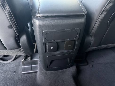 Used 2022 Ford Explorer XLT w/ Equipment Group 202A image 27