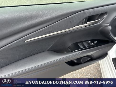 Used 2026 Toyota Camry XSE FWD image 7