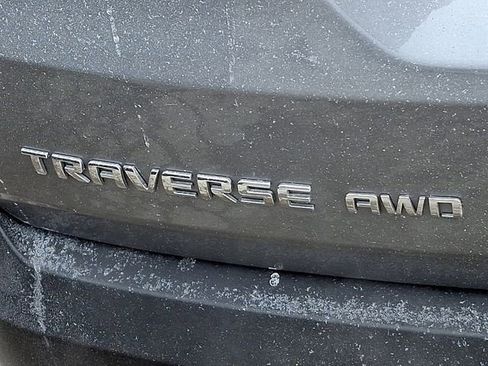 Used 2023 Chevrolet Traverse LT image 34