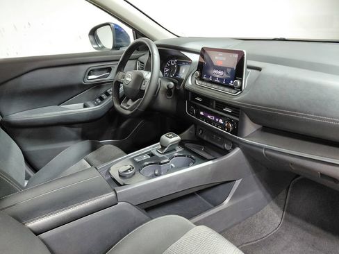 Used 2025 Nissan Rogue SV AWD/4WD image 25