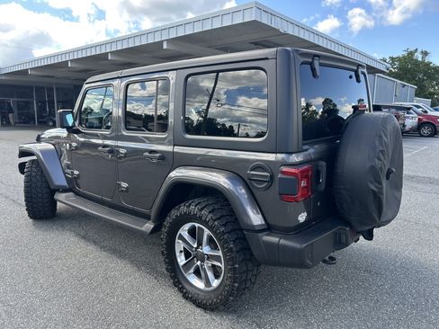 Used 2019 Jeep Wrangler Unlimited Sahara w/ Safety Group AWD/4WD image 5