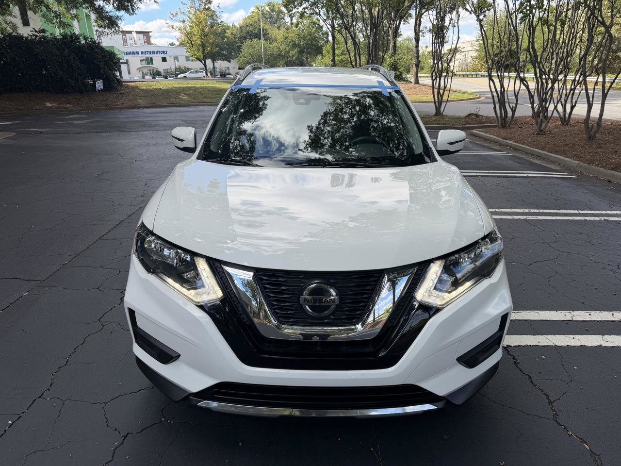 Used 2020 Nissan Rogue S w/ Special Edition Package FWD image 2