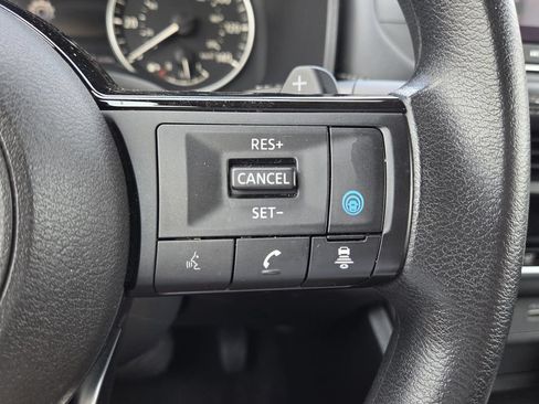 Used 2023 Nissan Rogue SV AWD/4WD image 19