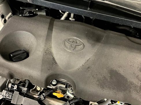 Used 2023 Toyota Sienna Platinum AWD/4WD image 33
