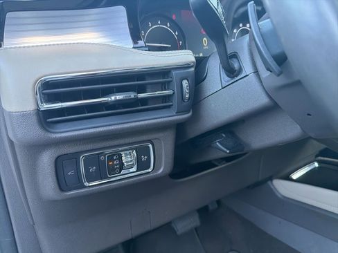 Used 2022 Lincoln Corsair AWD w/ Premium Package image 18