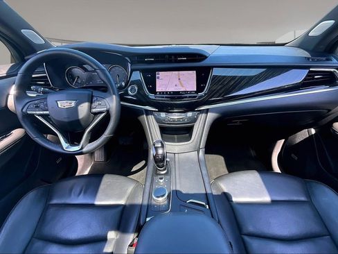 Certified 2025 Cadillac XT6 Premium Luxury AWD/4WD image 15
