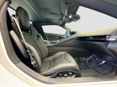 Used 2024 Chevrolet Corvette Stingray Preferred Conv w/ Z51 Performance Package RWD image 16