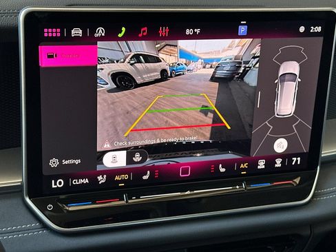 New 2026 Volkswagen Tiguan SE FWD image 18