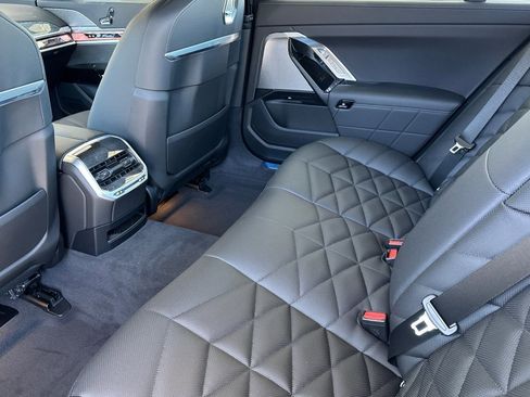 New 2025 BMW 740i image 21