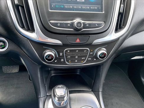 Used 2018 Chevrolet Equinox LT AWD/4WD image 27