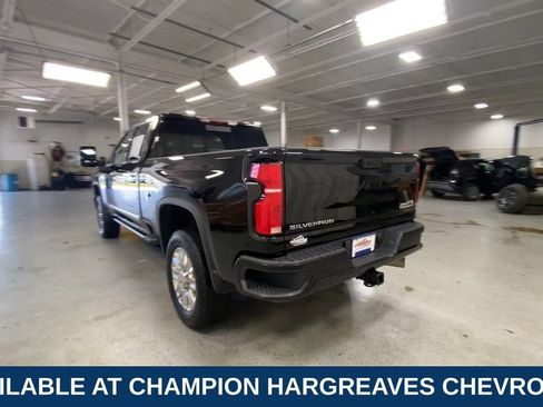 Used 2025 Chevrolet Silverado 3500 High Country AWD/4WD image 9