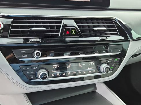 Used 2022 BMW M5 w/ Executive Package image 26