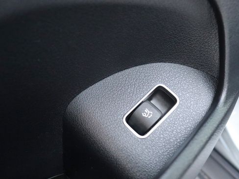 Used 2024 Mercedes-Benz GLE 350 4MATIC image 29