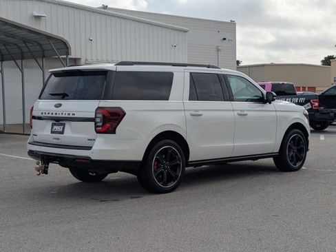 Used 2022 Ford Expedition Max Limited image 5